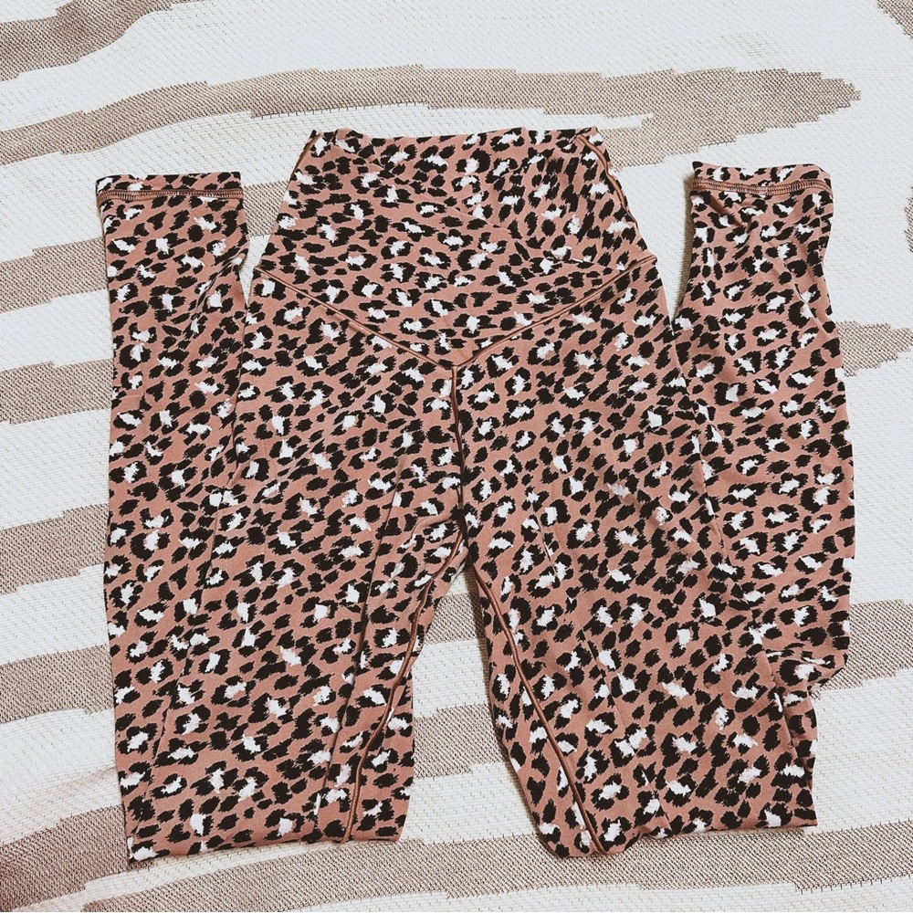 Aerie leopard v cross front legging XS play style - Picture 4 of 8